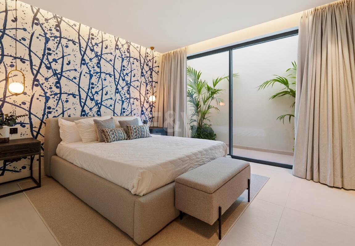 New Beachside Villa med privat spa och kust lugn