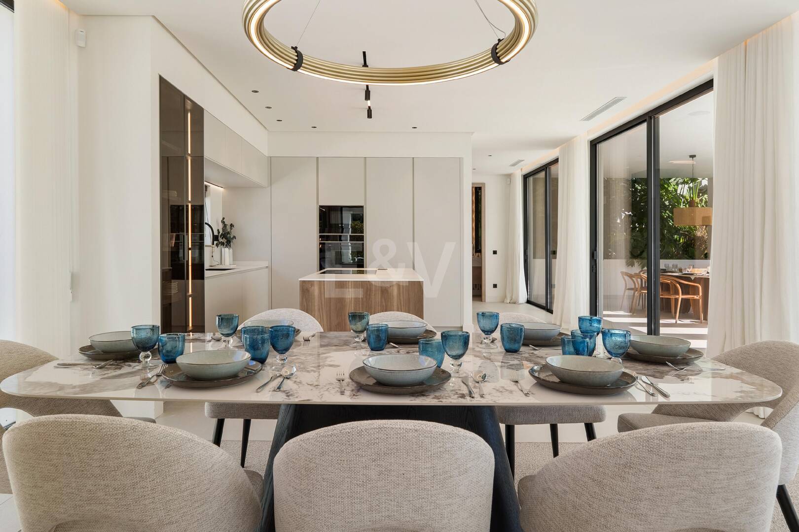 New Beachside Villa med privat spa och kust lugn