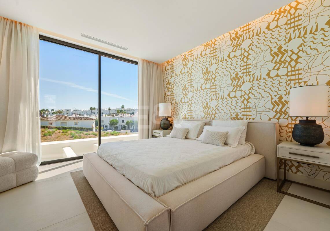 New Beachside Villa with Private Spa, and Coastal Tranquillity