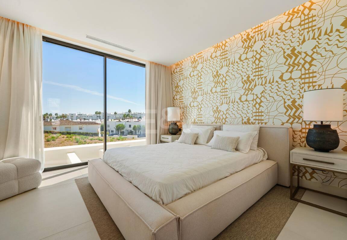 New Beachside Villa med privat spa och kust lugn