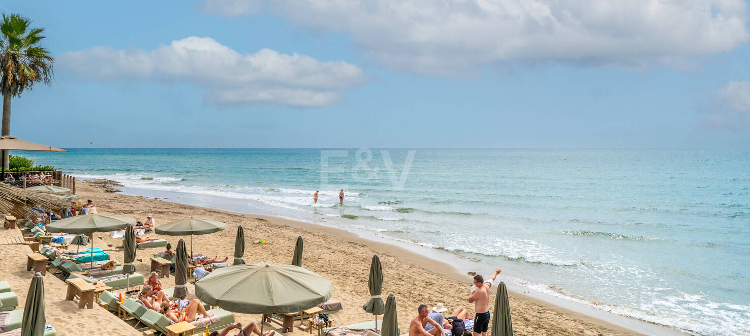 Project & License for Modern Villa by the Beach