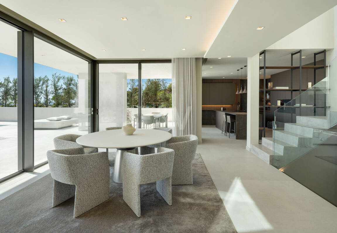 Luksusowe, otwarte przestrzenie z panoramicznymi widokami