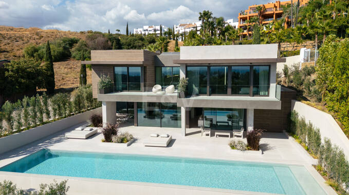 Luxusmodernes Villa mit Panoramablick auf das Meer