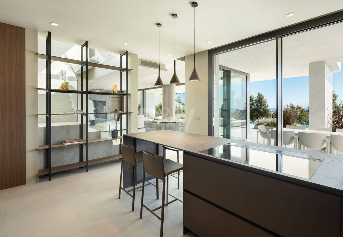 Luksusowe, otwarte przestrzenie z panoramicznymi widokami