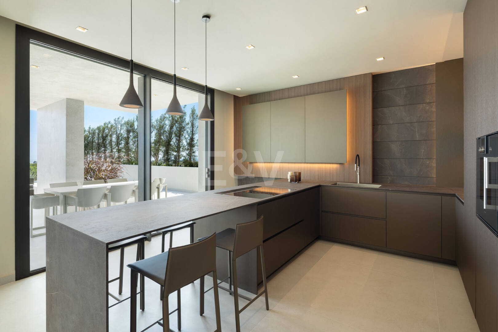 Luksusowe, otwarte przestrzenie z panoramicznymi widokami