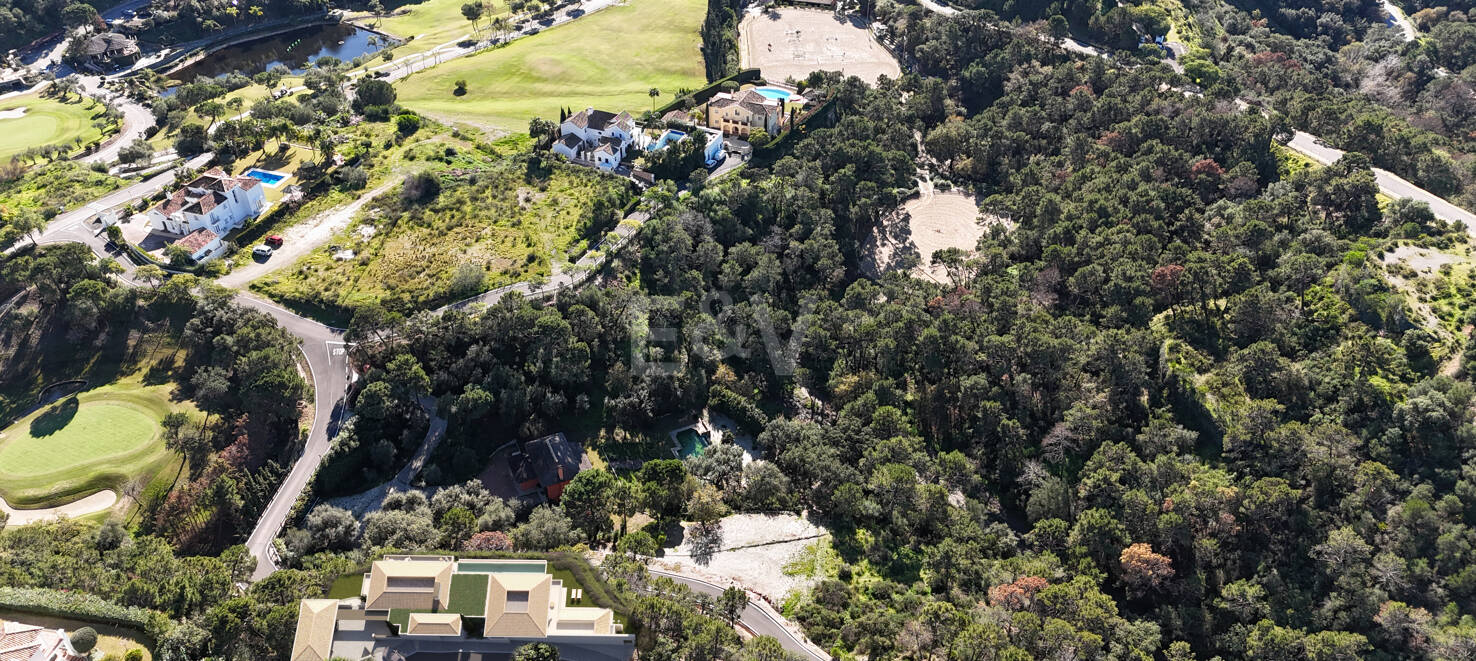 Villa de Lujo de Nueva Construcción en una prestigiosa urb. con campo de golf y seguridad 24hr