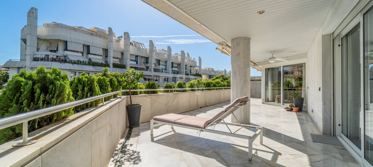 Spacious 4-Bedroom Apartment Steps From the Beach