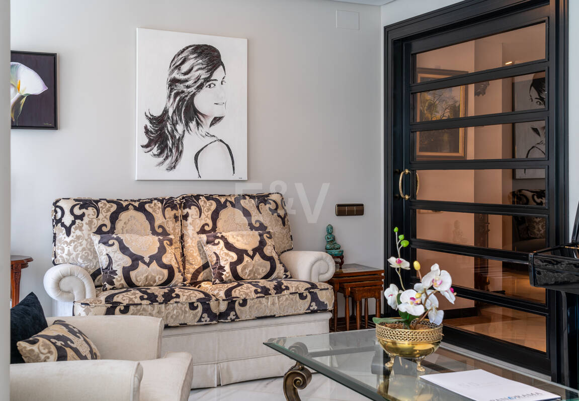 300-m²-Apartment in Strandnähe mit großer Terrasse nahe dem Zentrum von Marbella