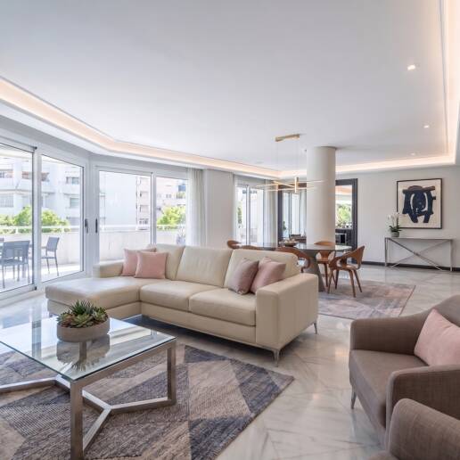Apartament nad morzem 300 m2 z tarasem Expansive blisko centrum Marbella