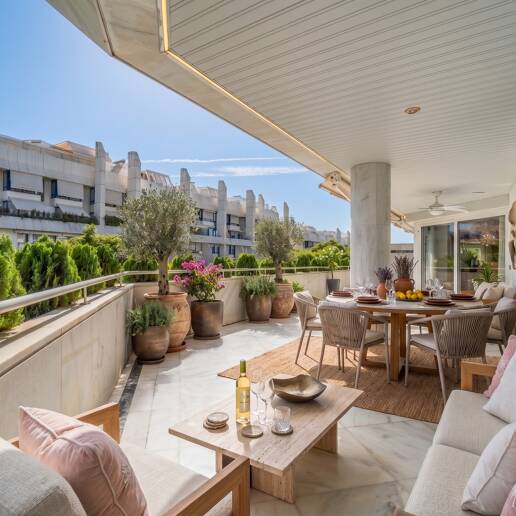 Apartament nad morzem 300 m2 z tarasem Expansive blisko centrum Marbella