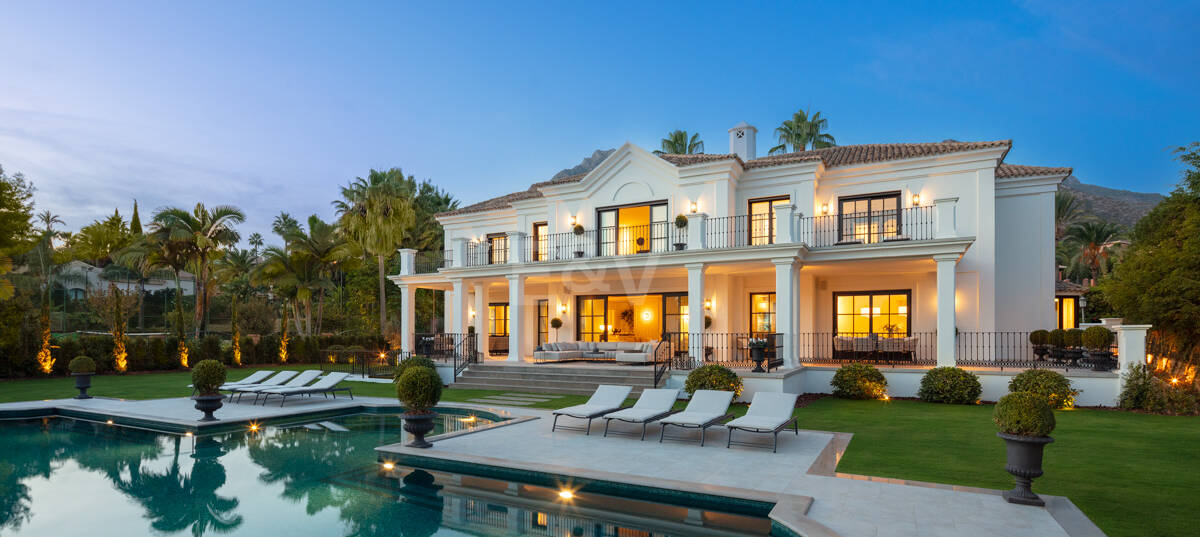 Villa de estilo clásico con vistas al mar