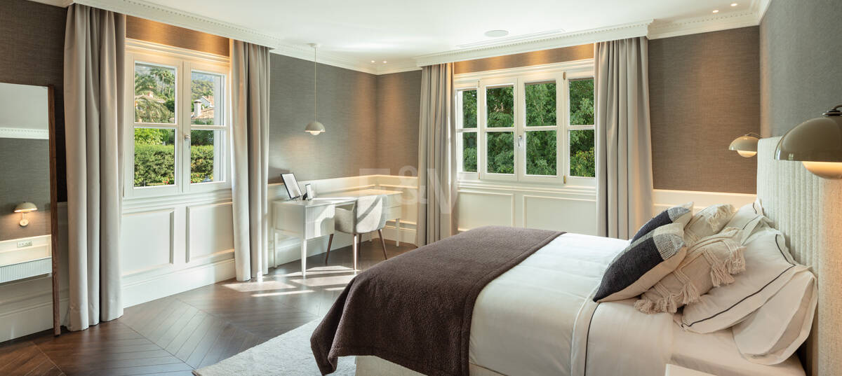 Villa de estilo clásico con vistas al mar