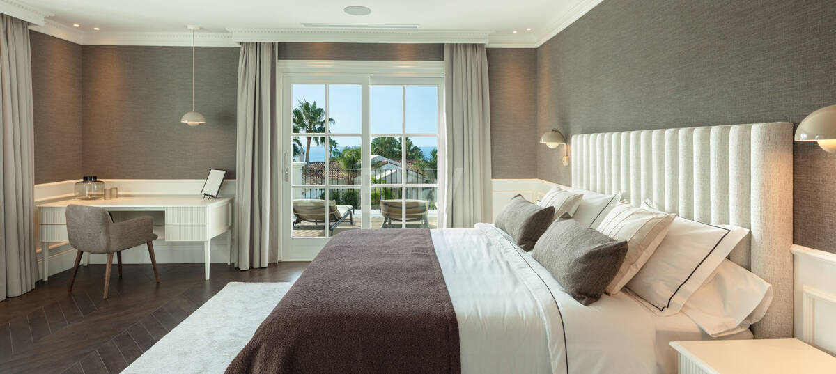 Villa de estilo clásico con vistas al mar