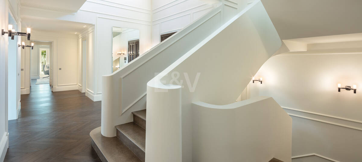 Villa de estilo clásico con vistas al mar