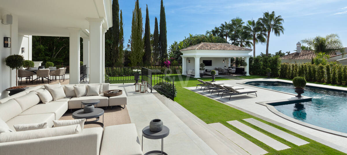 Villa de estilo clásico con vistas al mar