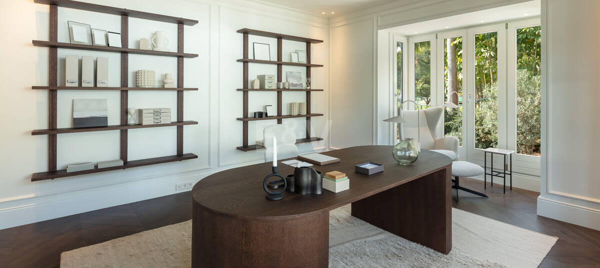 Villa de estilo clásico con vistas al mar