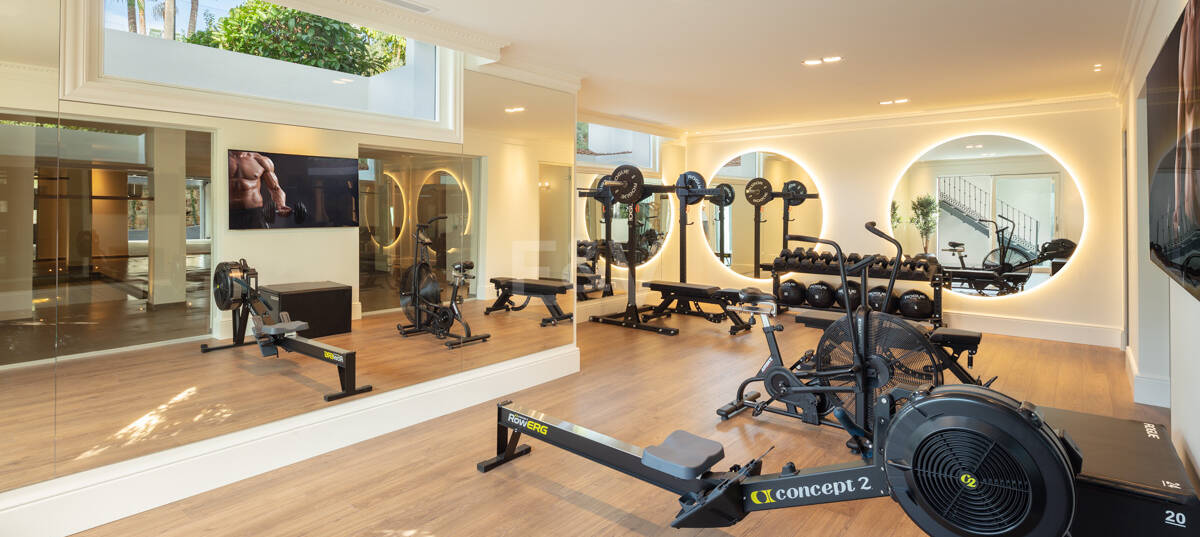 Villa de estilo clásico con vistas al mar