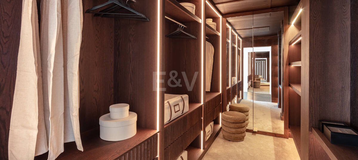 Villa de estilo clásico con vistas al mar