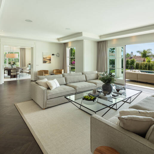 Villa de estilo clásico con vistas al mar