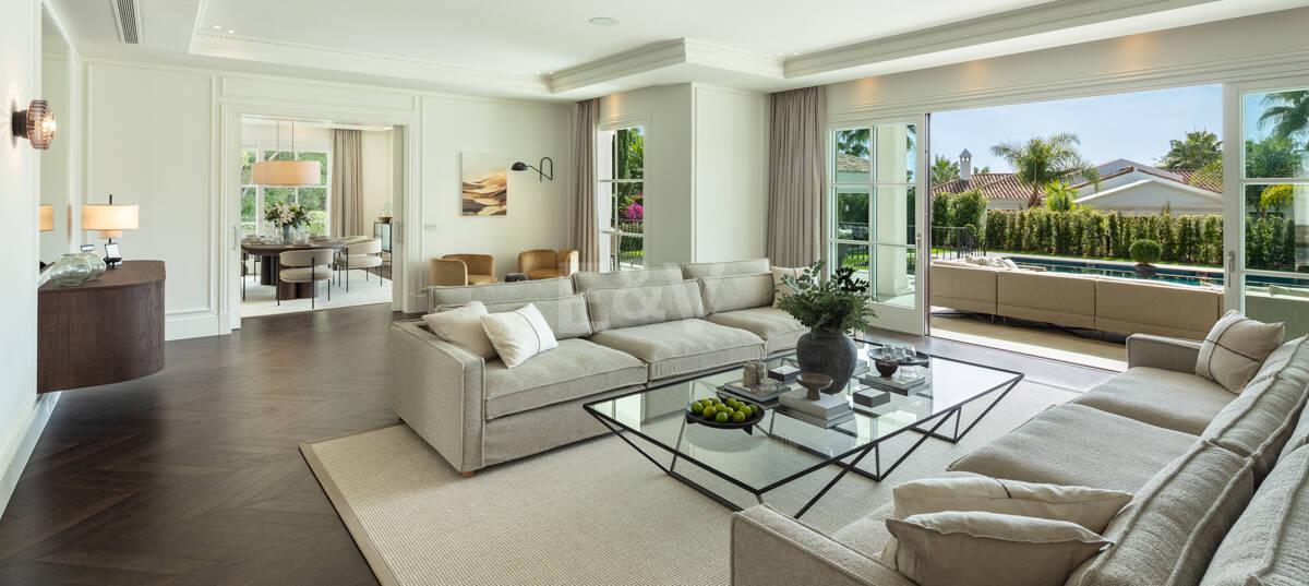 Villa de estilo clásico con vistas al mar