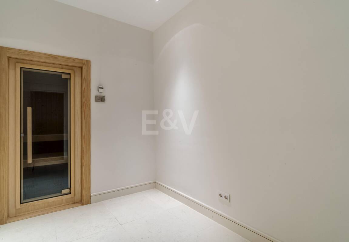 Refined Mediterranean Living in Las Lomas de Magna Marbella