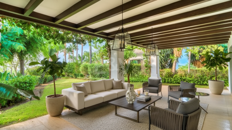 Refined Mediterranean Living in Las Lomas de Magna Marbella