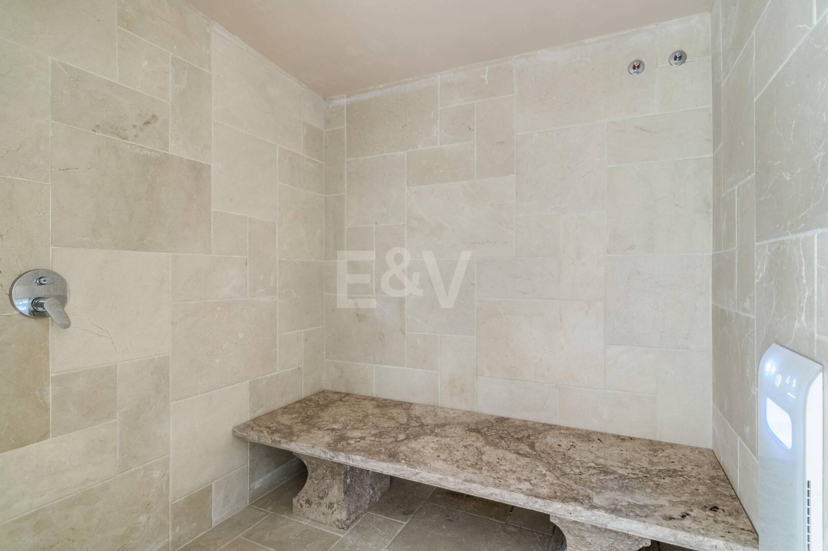 Refined Mediterranean Living in Las Lomas de Magna Marbella