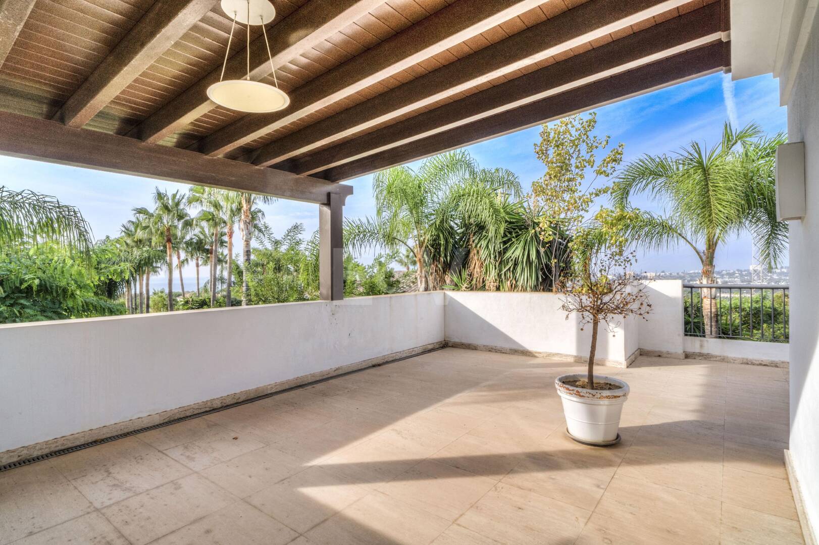 Raffiniertes Mediterranes Wohnen in Las Lomas de Magna Marbella