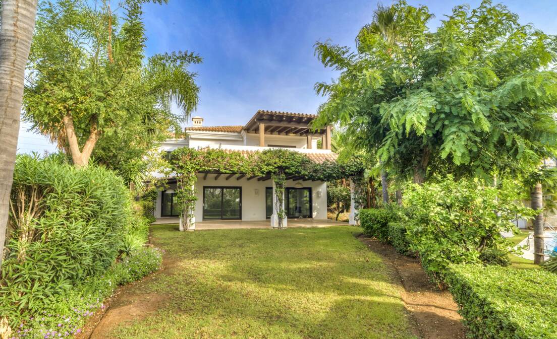 Raffiniertes Mediterranes Wohnen in Las Lomas de Magna Marbella