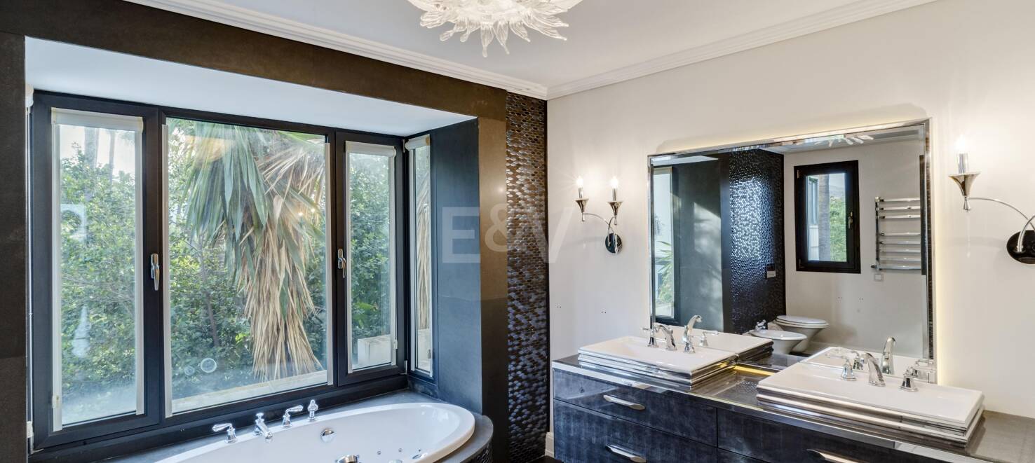 Raffiniertes Mediterranes Wohnen in Las Lomas de Magna Marbella