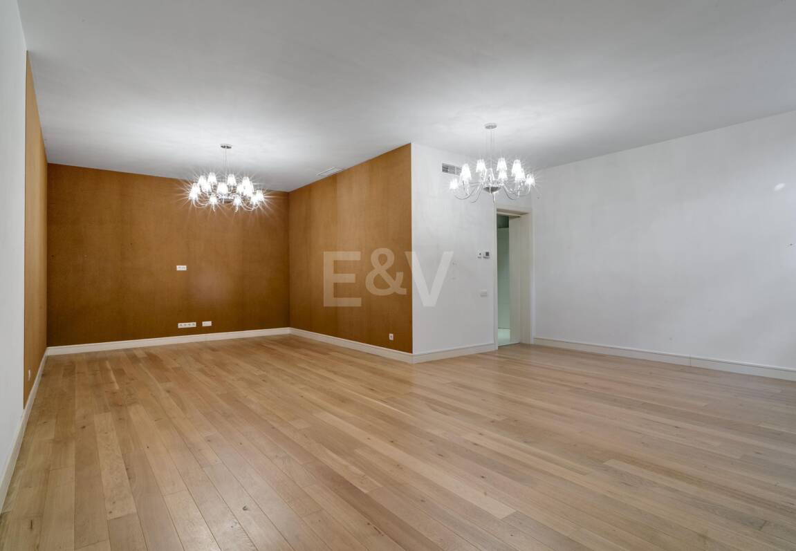 Refined Mediterranean Living in Las Lomas de Magna Marbella