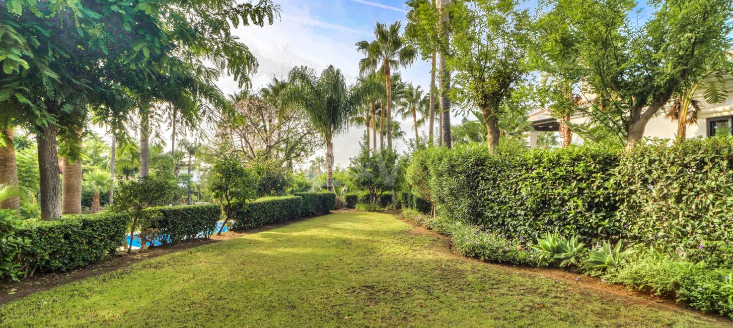 Raffiniertes Mediterranes Wohnen in Las Lomas de Magna Marbella