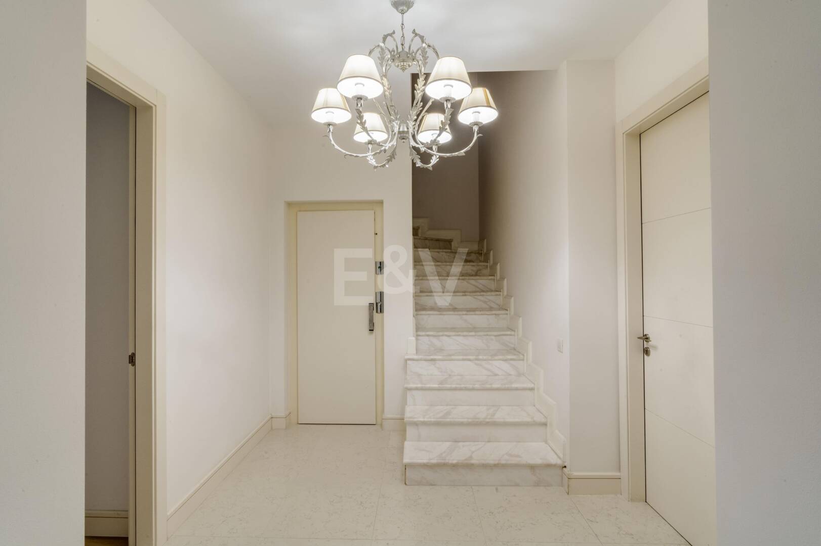 Raffiniertes Mediterranes Wohnen in Las Lomas de Magna Marbella