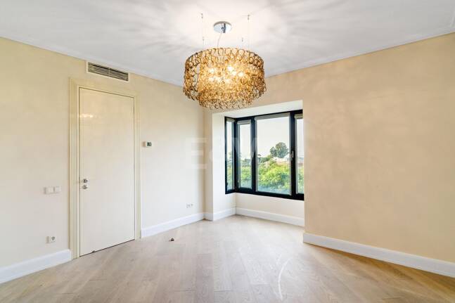 Refined Mediterranean Living in Las Lomas de Magna Marbella