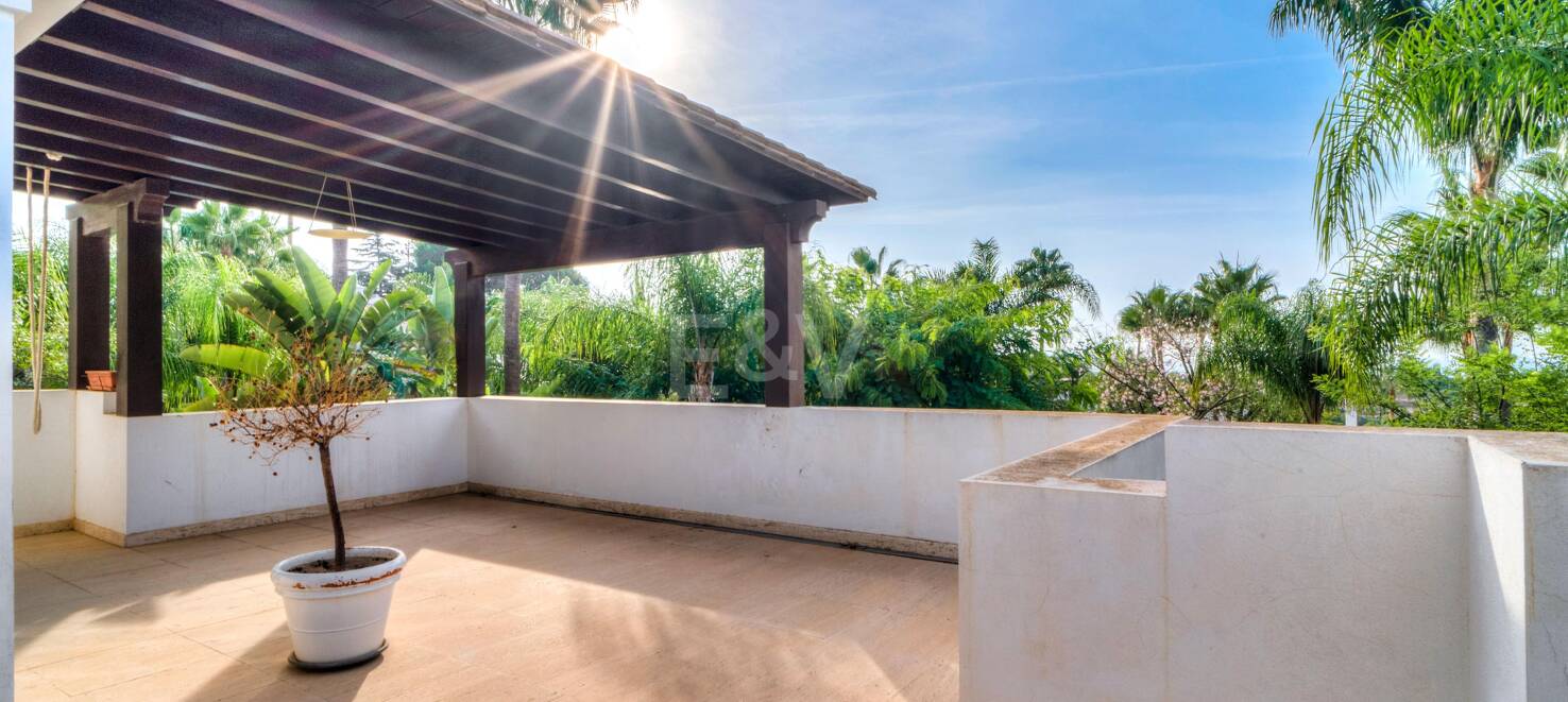 Raffiniertes Mediterranes Wohnen in Las Lomas de Magna Marbella