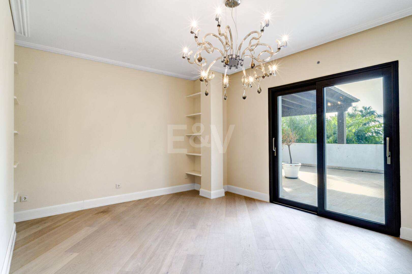 Refined Mediterranean Living in Las Lomas de Magna Marbella