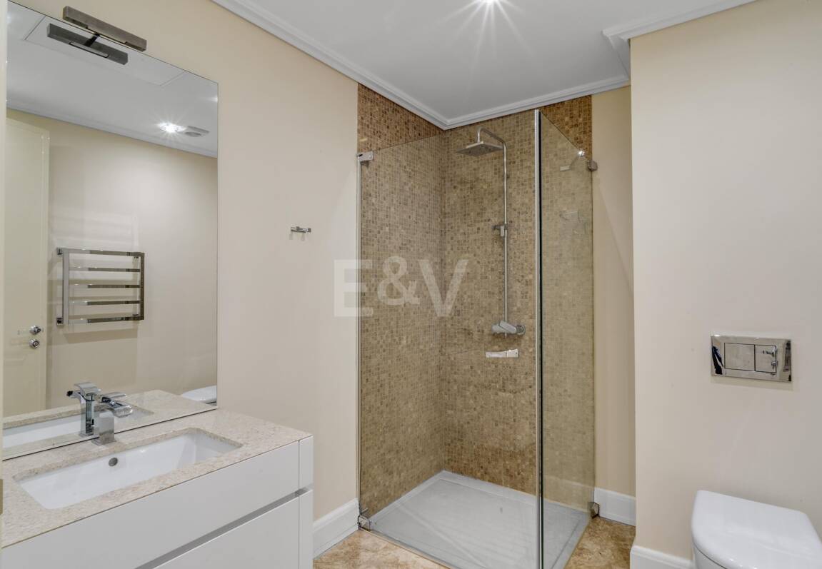 Refined Mediterranean Living in Las Lomas de Magna Marbella