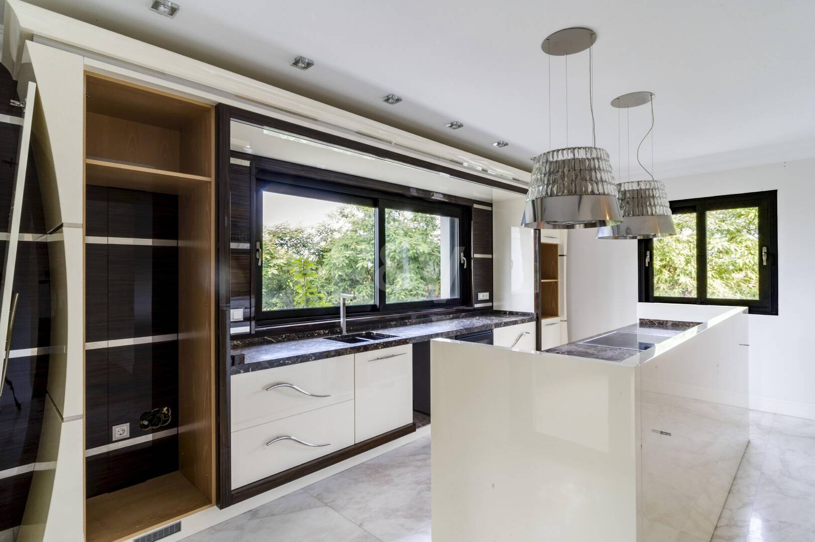 Raffiniertes Mediterranes Wohnen in Las Lomas de Magna Marbella