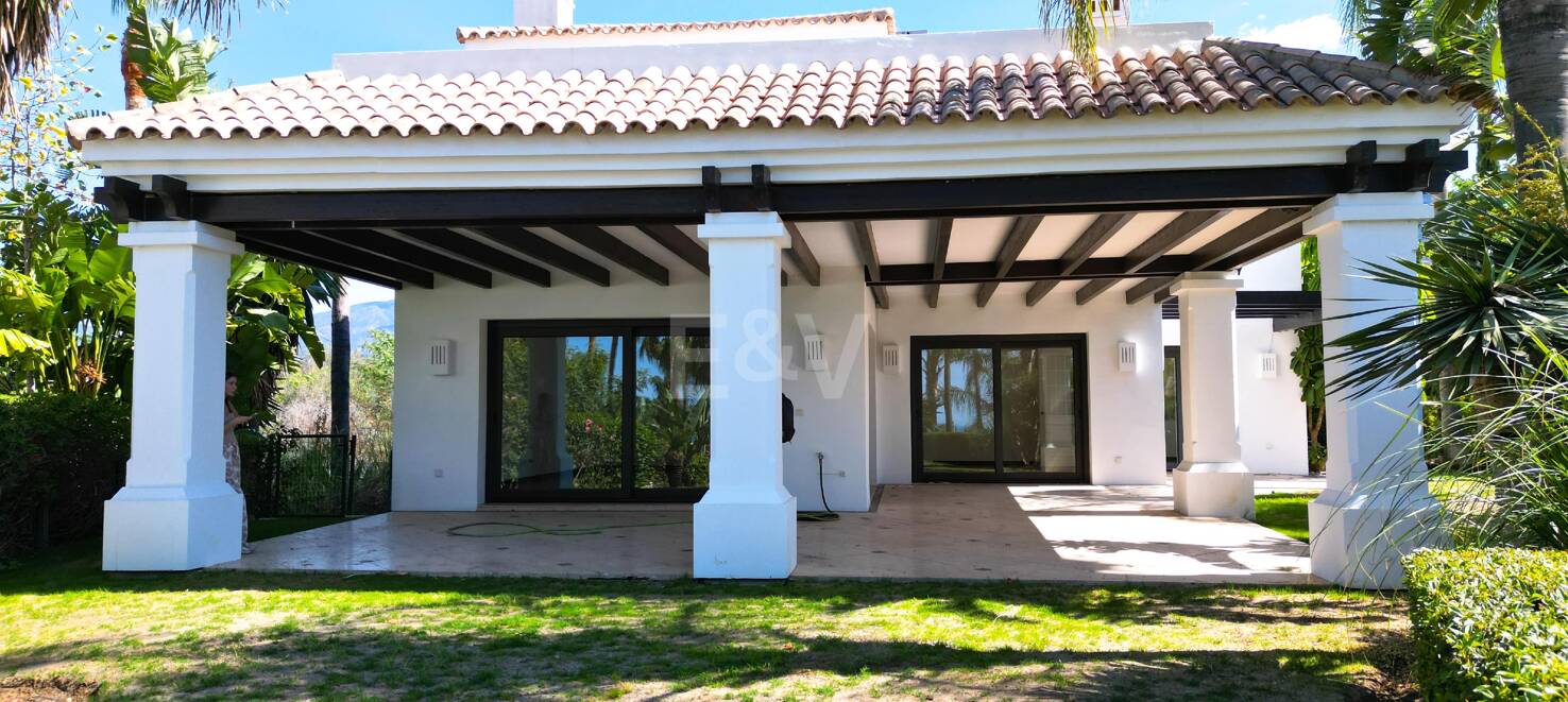 Andalusische Luxusvilla zum Verkauf in Las Lomas del Marbella Club