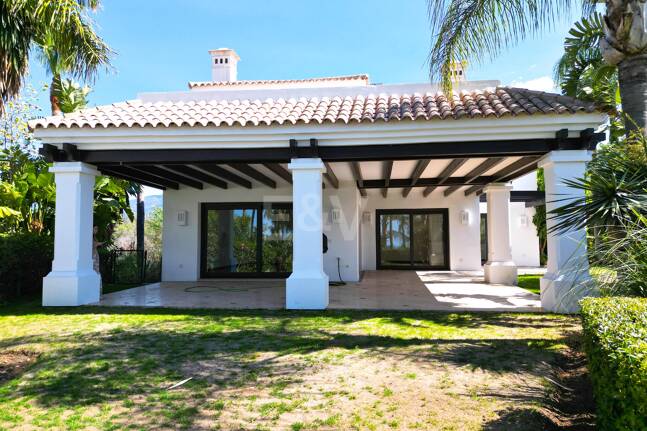 Luxury Andalusian-Style Villa in Las Lomas del Marbella Club