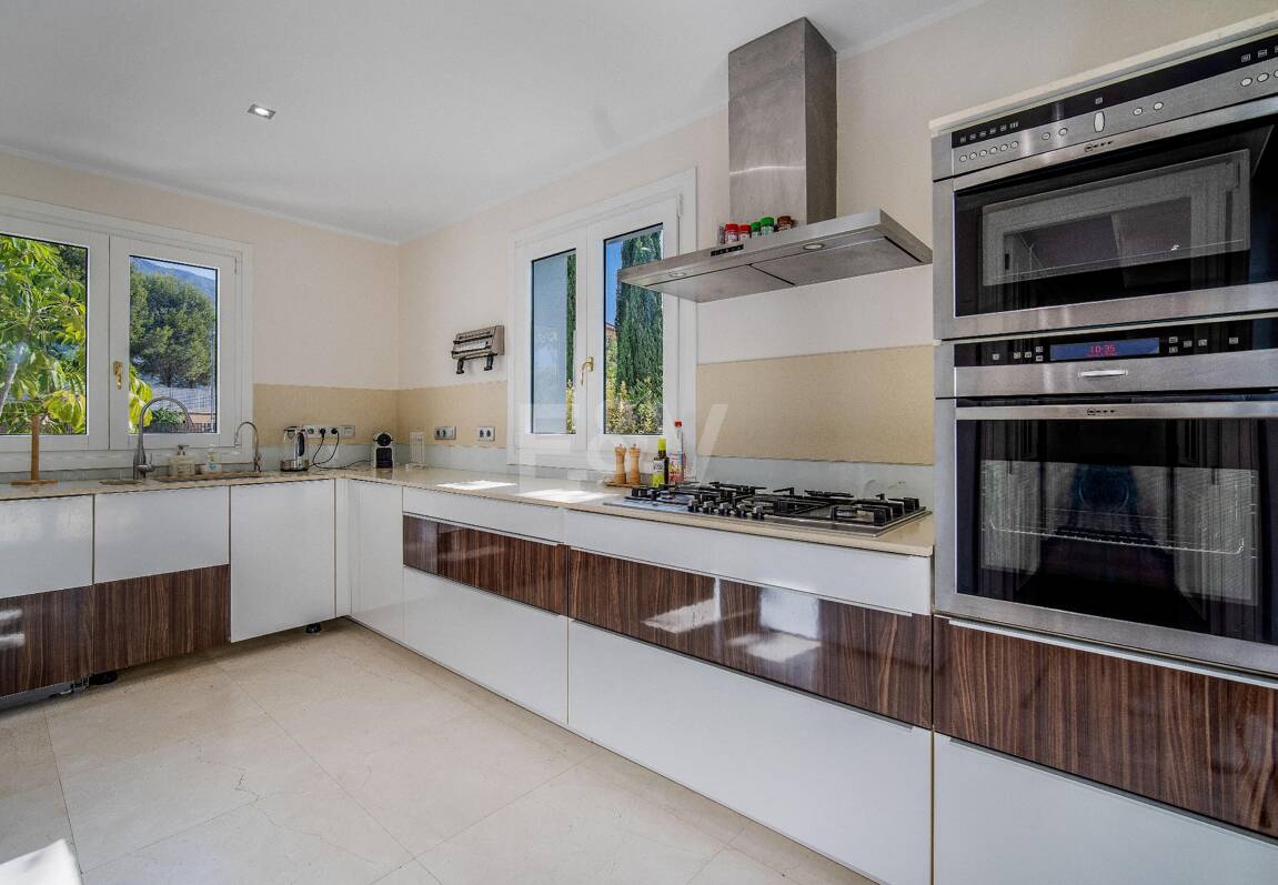 Luxury Andalusian-Style Villa in Las Lomas del Marbella Club