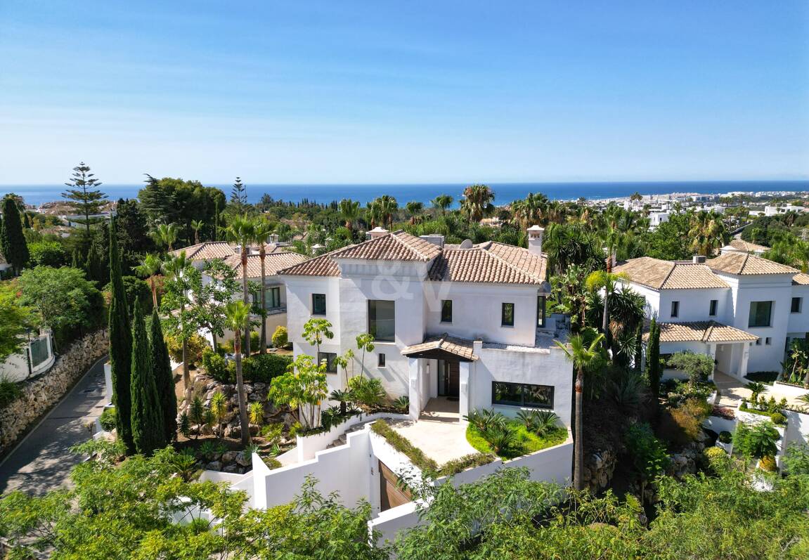 Luxury Andalusian-Style Villa in Las Lomas del Marbella Club