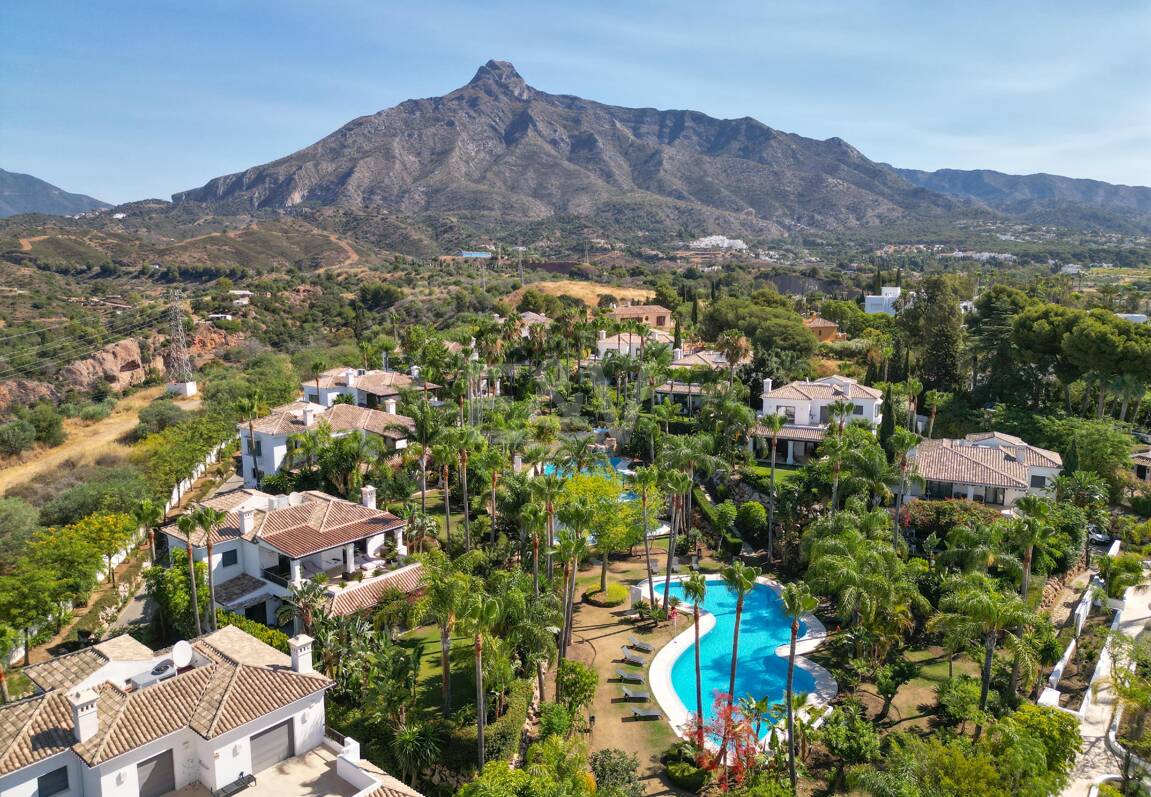 Luxury Andalusian-Style Villa in Las Lomas del Marbella Club