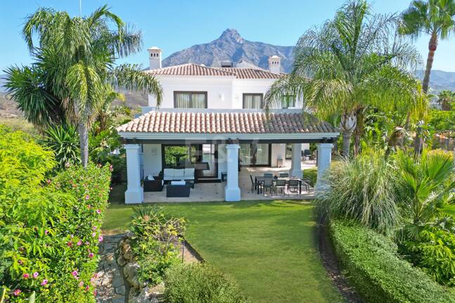 Luxury Andalusian-Style Villa in Las Lomas del Marbella Club