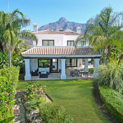 Andalusische Luxusvilla zum Verkauf in Las Lomas del Marbella Club