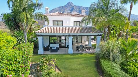 Andalusische Luxusvilla zum Verkauf in Las Lomas del Marbella Club