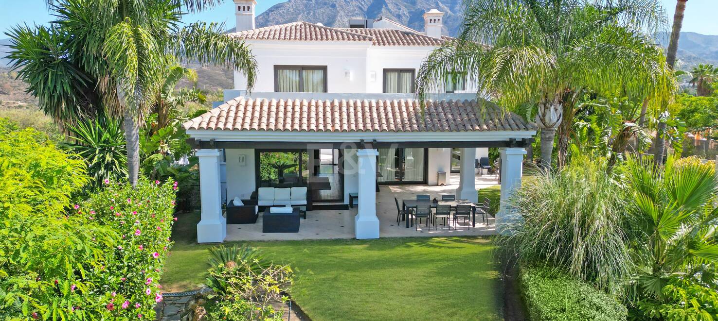 Andalusische Luxusvilla zum Verkauf in Las Lomas del Marbella Club