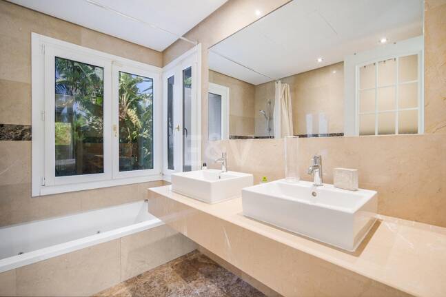 Luxury Andalusian-Style Villa in Las Lomas del Marbella Club
