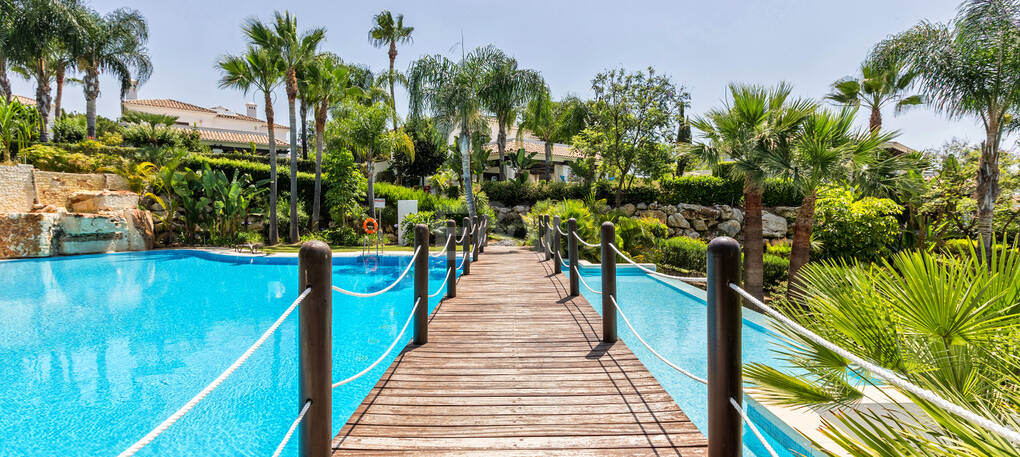 Andalusische Luxusvilla zum Verkauf in Las Lomas del Marbella Club