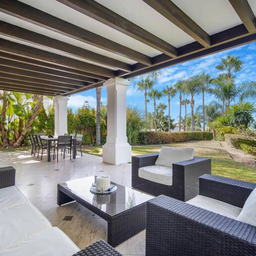 Andalusische Luxusvilla zum Verkauf in Las Lomas del Marbella Club